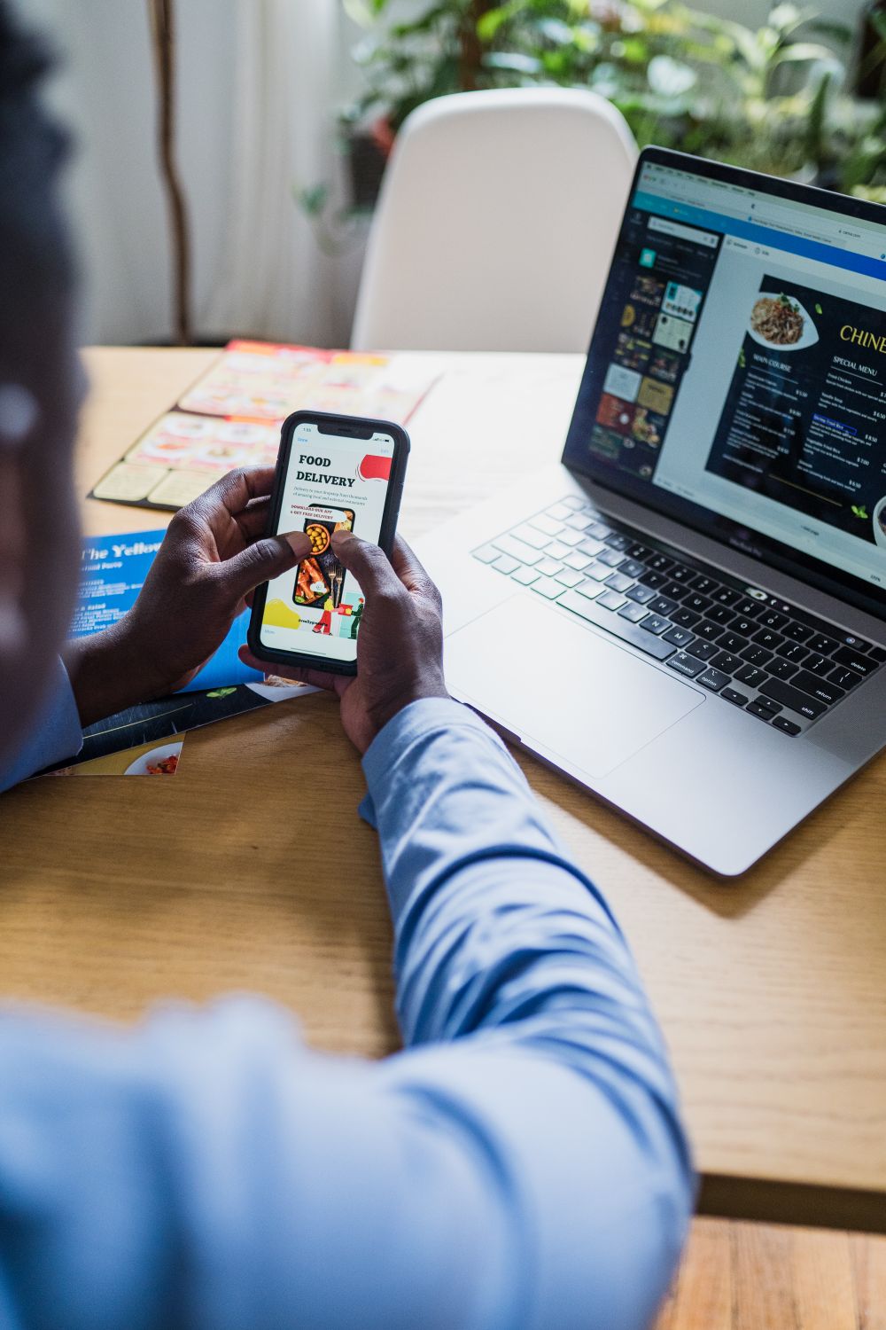 A customer ordering food on a smartphone